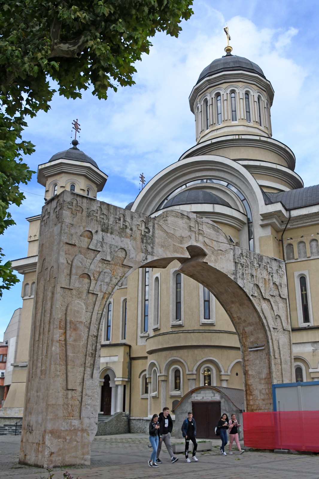 Catedrala văzută din strada Episcopiei